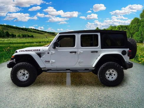 Used 2018 Jeep Wrangler Unlimited Rubicon AWD/4WD image 3