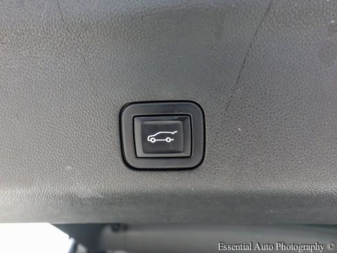 Used 2022 Chevrolet Tahoe LT w/ LT Signature Package image 26