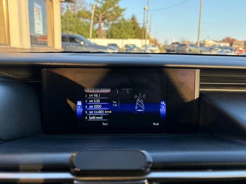 Used 2019 Lexus IS 300 AWD image 29