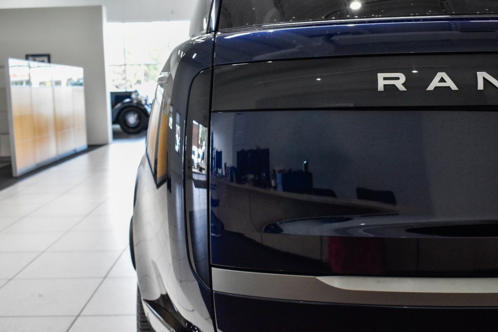Used 2023 Land Rover Range Rover SE AWD/4WD image 13