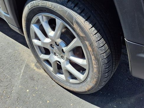 Used 2022 Jeep Compass Latitude image 30