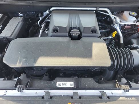 New 2025 GMC Canyon Elevation w/ Convenience Package image 25