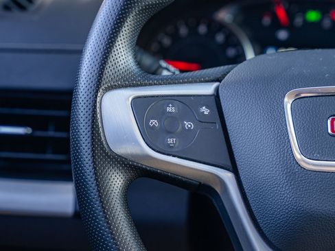 Used 2024 GMC Terrain SLE w/ Driver Convenience Package image 26