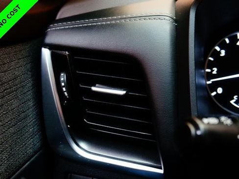 Used 2022 Nissan Rogue SV image 25