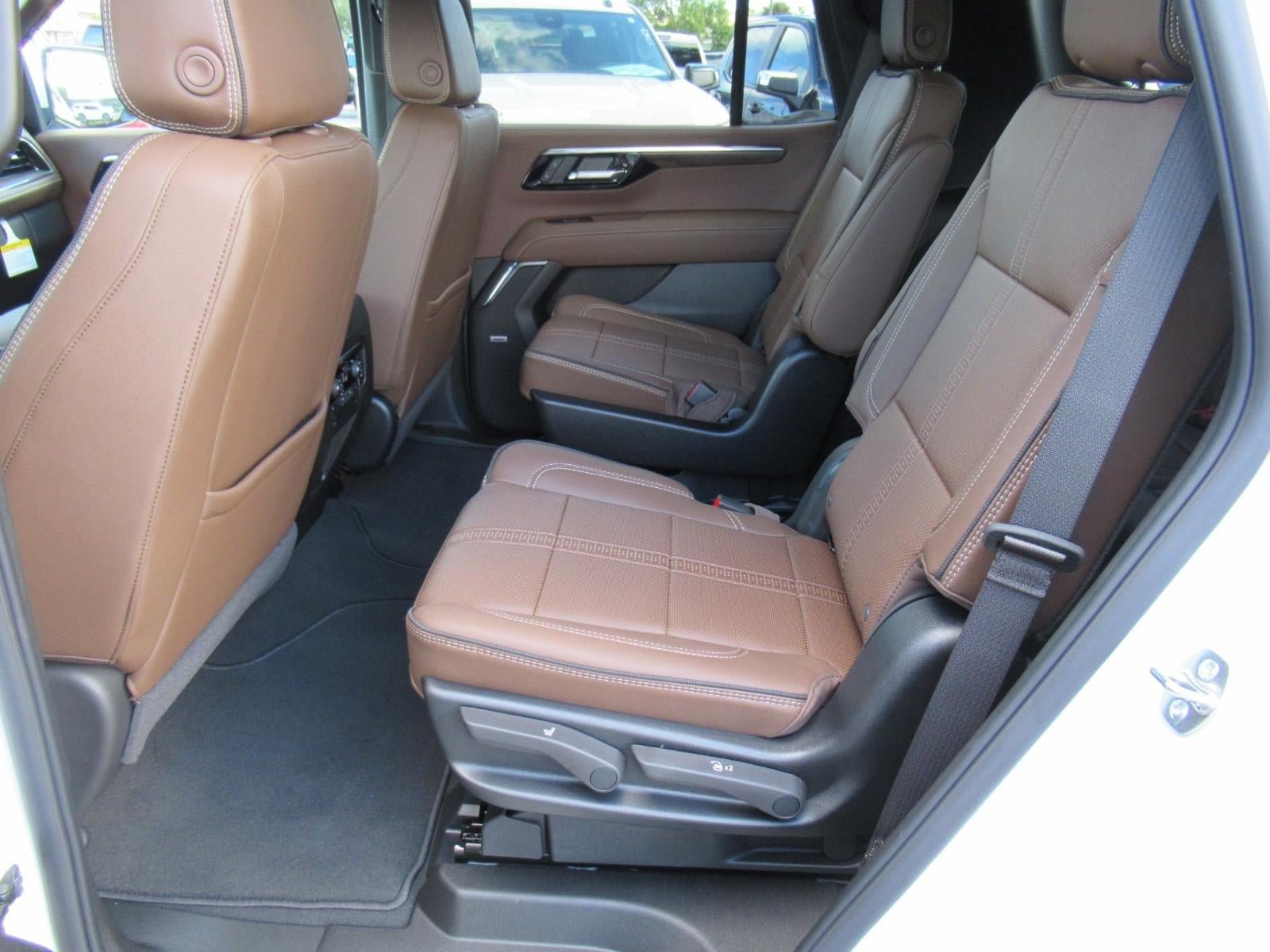 New 2026 Chevrolet Tahoe High Country w/ Sun And Tow Package AWD/4WD image 33