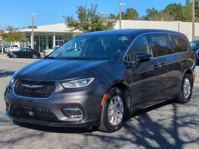 Used 2023 Chrysler Pacifica Touring-L