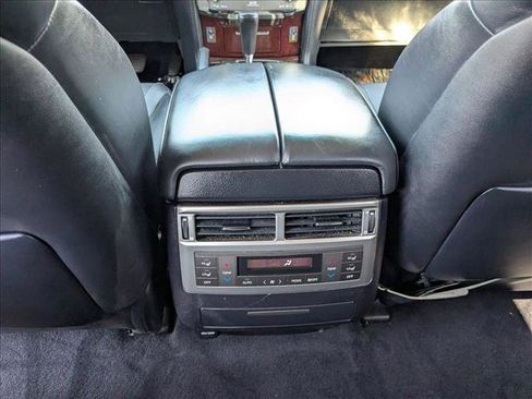 Used 2015 Lexus LX 570 4WD w/ Luxury Package image 19