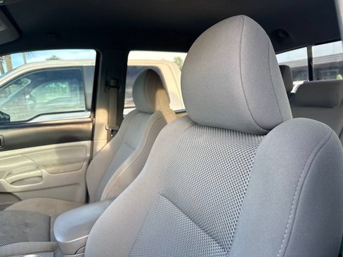 Used 2011 Toyota Tacoma PreRunner w/ TRD Sport Pkg RWD image 3