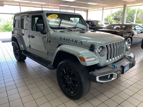 Used 2023 Jeep Wrangler Unlimited Sahara w/ Cold Weather Group AWD/4WD image 3