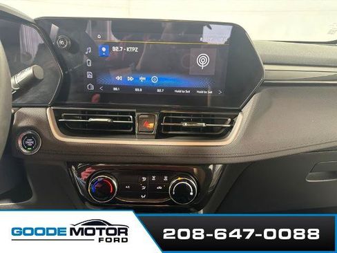 Used 2025 Chevrolet TrailBlazer LT AWD/4WD image 15