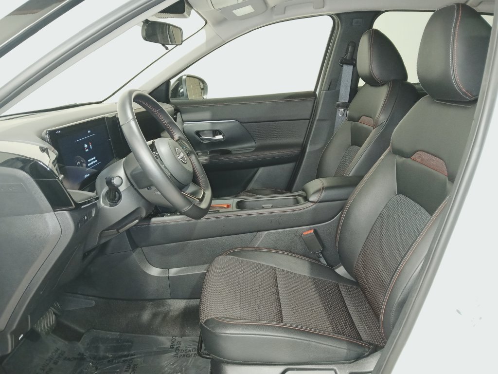 Certified 2025 Nissan Kicks SR AWD/4WD image 10
