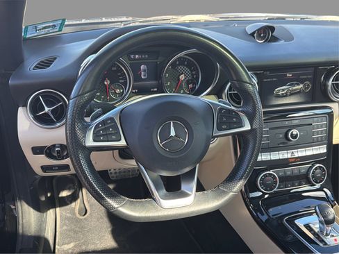 Used 2020 Mercedes-Benz SLC 300 w/ Premium Package image 38
