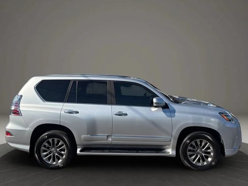 Used 2017 Lexus GX 460 Luxury w/ Preferred Accessory Package AWD/4WD image 6