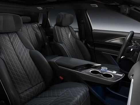 New 2026 Cadillac Lyriq V w/ Exterior Carbon Fiber Package image 9