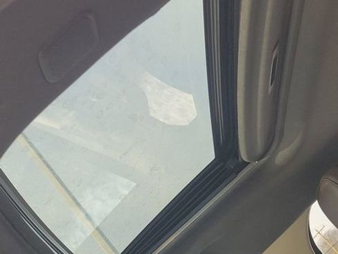 Used 2021 Toyota Sienna Platinum image 19