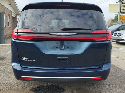 Used 2022 Chrysler Pacifica Touring-L FWD image 9