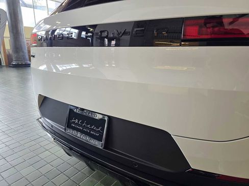 New 2026 Land Rover Range Rover Sport SE AWD/4WD image 15