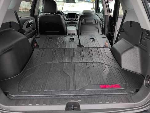Used 2023 GMC Terrain SLT w/ LPO, Floor Liner Package image 29