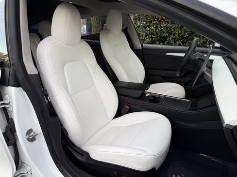 Used 2022 Tesla Model 3 Standard Range image 33