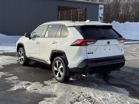 New 2025 Toyota RAV4 SE image 5