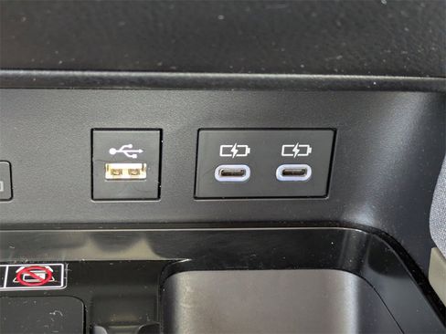 Used 2025 Toyota Camry LE image 21