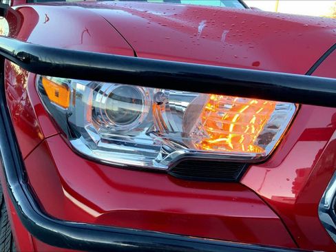 Used 2023 Toyota Tacoma SR5 w/ Technology Package image 26