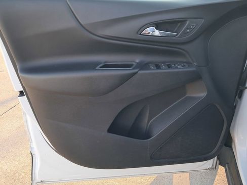 Used 2020 Chevrolet Equinox LT w/ LPO, Cargo Package image 9