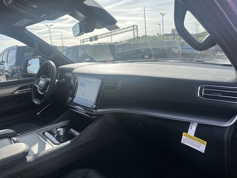 New 2026 Jeep Grand Wagoneer 4WD w/ Premium Group I image 35