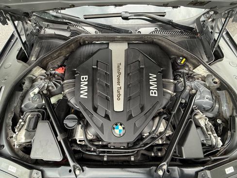 Used 2014 BMW 750Li RWD image 18