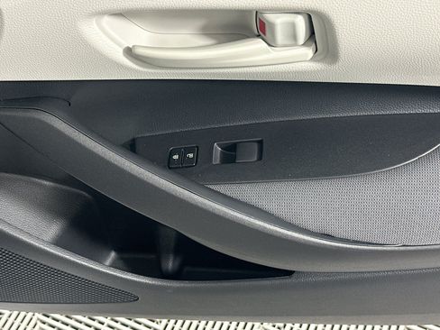 Certified 2025 Toyota Corolla LE FWD image 28
