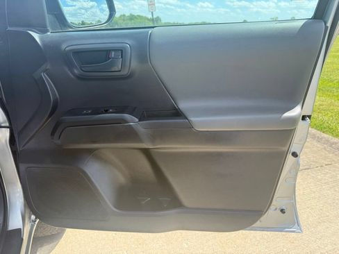 Used 2023 Toyota Tacoma SR AWD/4WD image 17