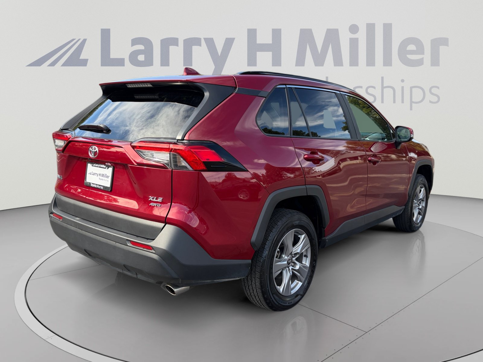 Used 2025 Toyota RAV4 XLE AWD/4WD image 5