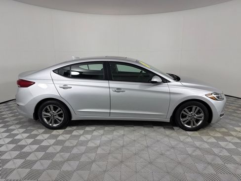 Used 2017 Hyundai Elantra Value Edition w/ Cargo Package FWD image 4
