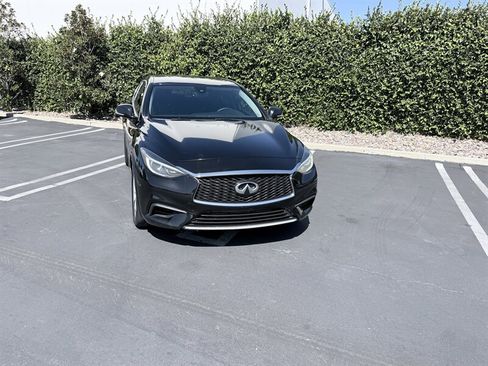 Used 2018 INFINITI QX30 FWD image 7