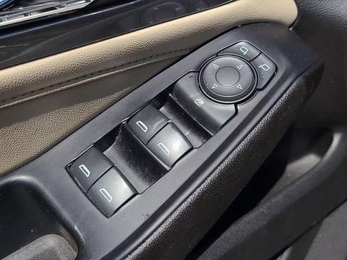 Used 2023 Chevrolet Traverse LS FWD image 15