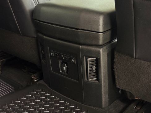 Used 2018 RAM 2500 Laramie AWD/4WD image 40