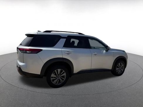 Used 2025 Nissan Pathfinder SV AWD/4WD image 14