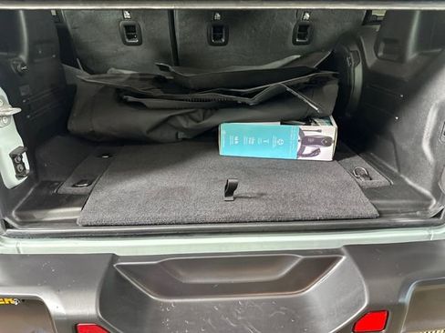 Used 2023 Jeep Wrangler Unlimited w/ Cold Weather Group image 26