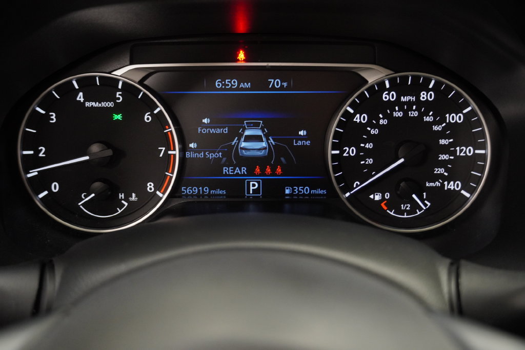 Used 2025 Nissan Altima 2.5 SV FWD image 25