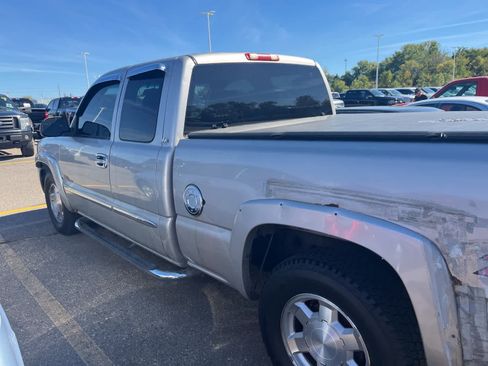 Used 2005 GMC Sierra 1500 SLE image 9