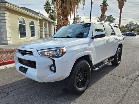 Used 2022 Toyota 4Runner SR5 image 2