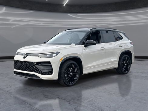 New 2026 Volkswagen Tiguan SE R-Line image 1