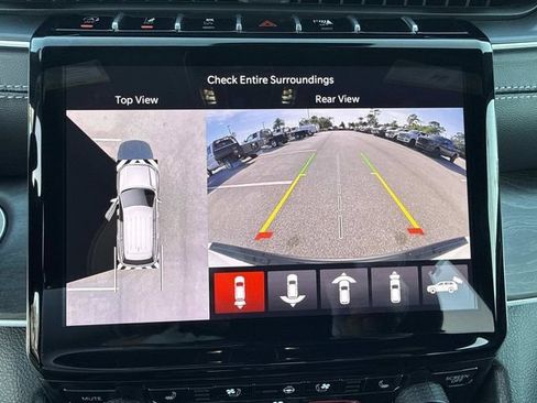 Used 2025 Jeep Grand Cherokee Limited w/ Luxury Tech Group II AWD/4WD image 27