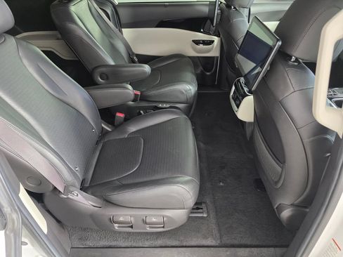 Used 2022 Kia Carnival SX Prestige FWD image 28
