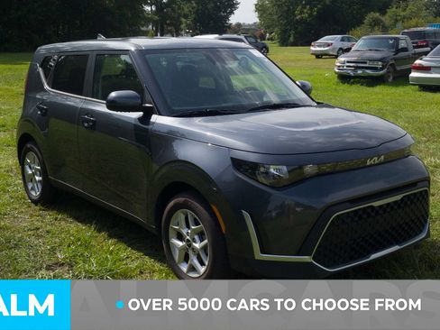 Used 2025 Kia Soul LX w/ LX Technology Package FWD image 2