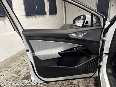 Used 2023 Volkswagen ID.4 Pro image 20