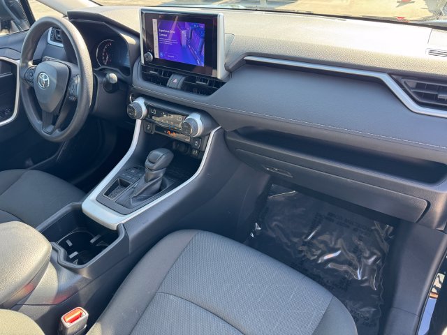 Used 2025 Toyota RAV4 XLE FWD image 5