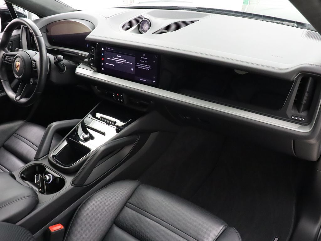 Used 2024 Porsche Cayenne Coupe w/ Premium Package Plus AWD/4WD image 33