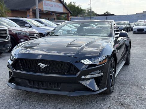Used 2020 Ford Mustang Premium image 3
