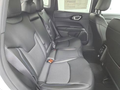 New 2026 Jeep Compass Latitude image 36